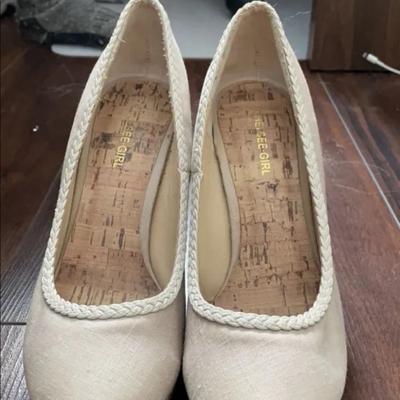 Heels, brand: chelsee girl, size: 9, beige - Picture 3 of 6